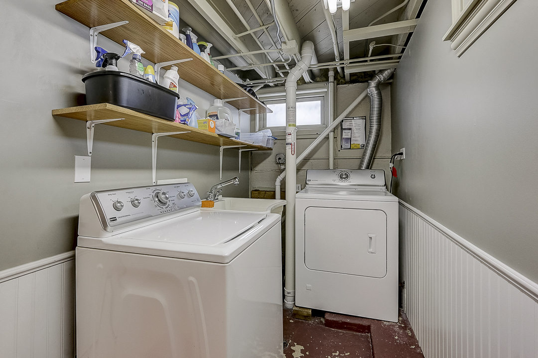 1025 North Main Street Naperville, IL 60563 - Photo 20 of 28 a utility room with dryer and washer