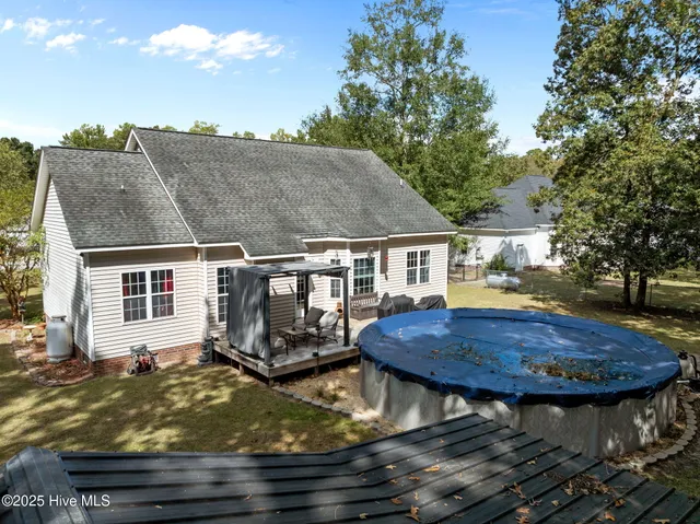 $299,900 | 122 Pirate Cove Road, Washington, NC 27889