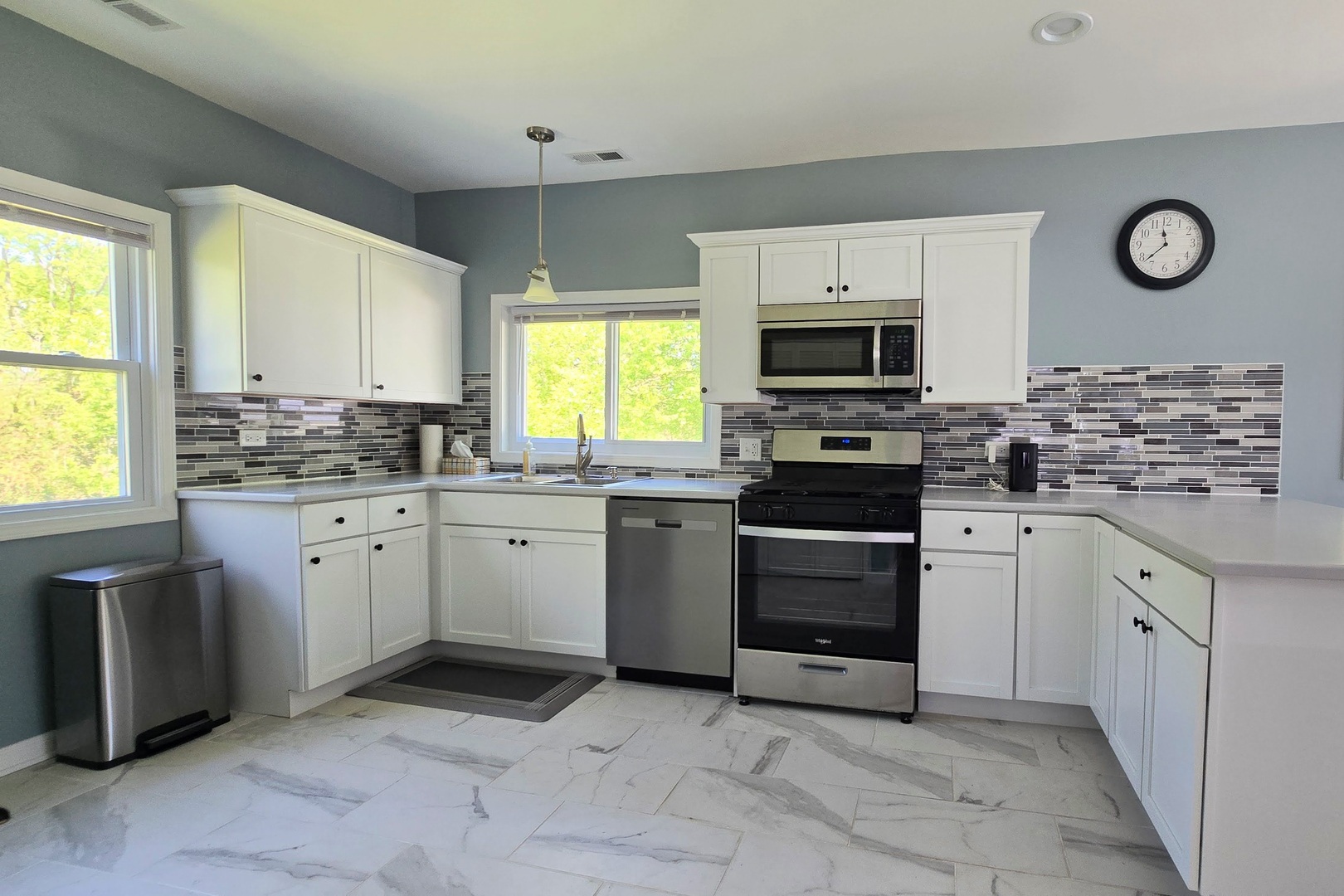 15018 West Russell Road Zion, IL 60099 - Photo 9 of 30