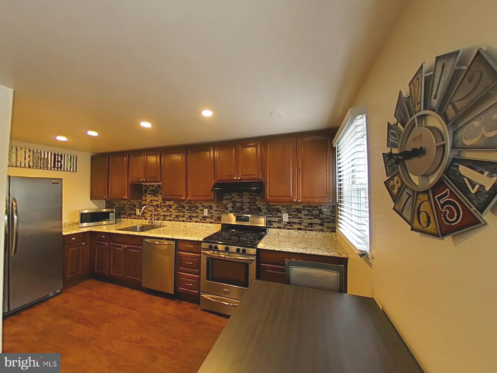 2071 Kent Road Folcroft, PA 19032 - Photo 2 of 16 Kitchen