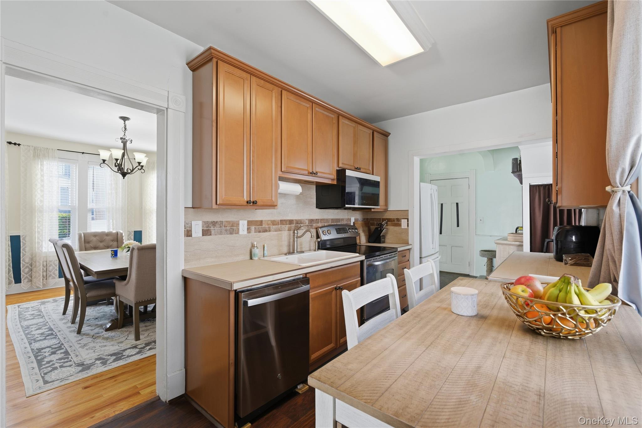 176 Depew Street Peekskill, NY 10566 - Photo 11 of 34