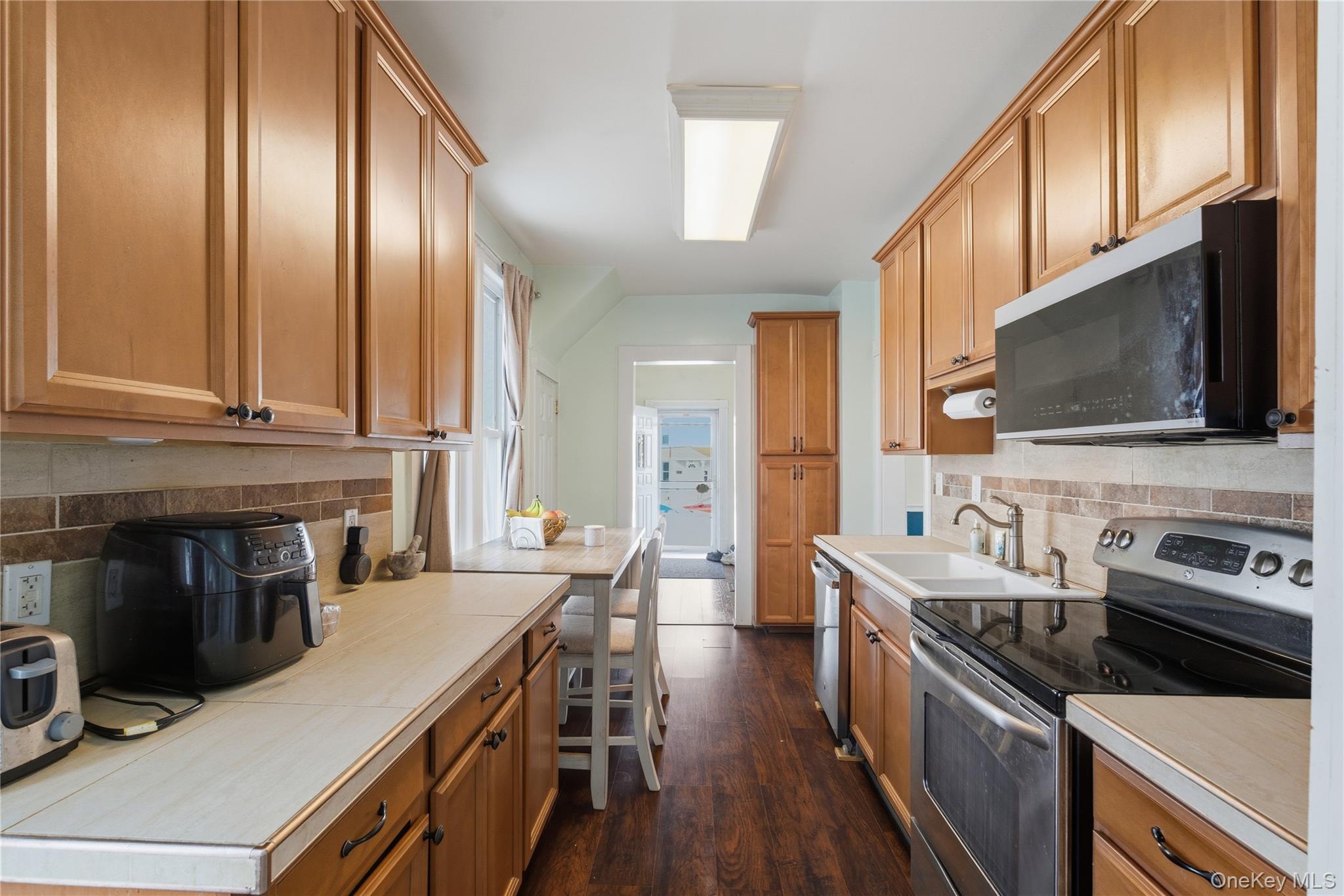 176 Depew Street Peekskill, NY 10566 - Photo 15 of 34