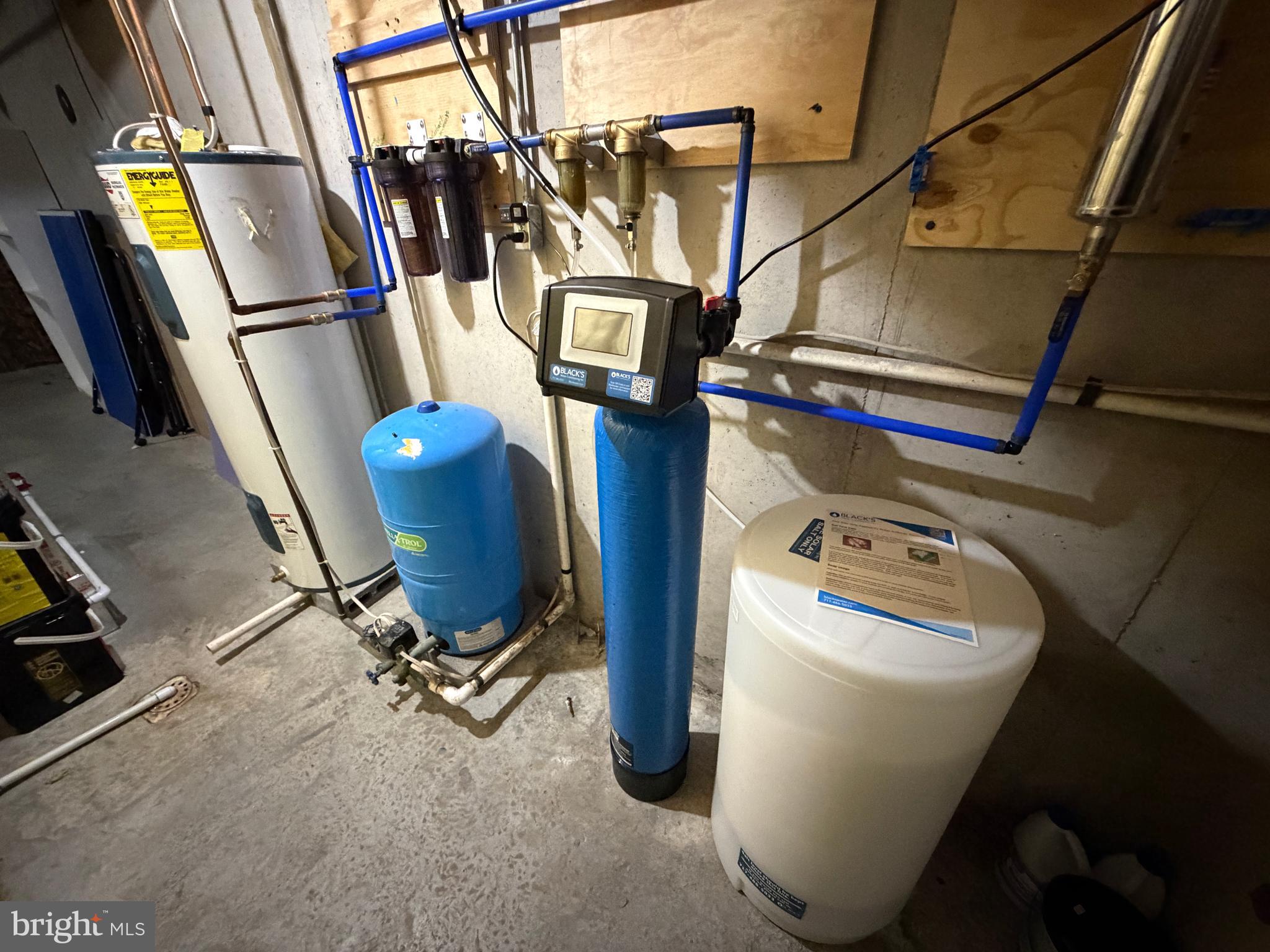 4 Subdivision Road Newville, PA 17241 - Photo 77 of 78 a utility room with dryer and washer