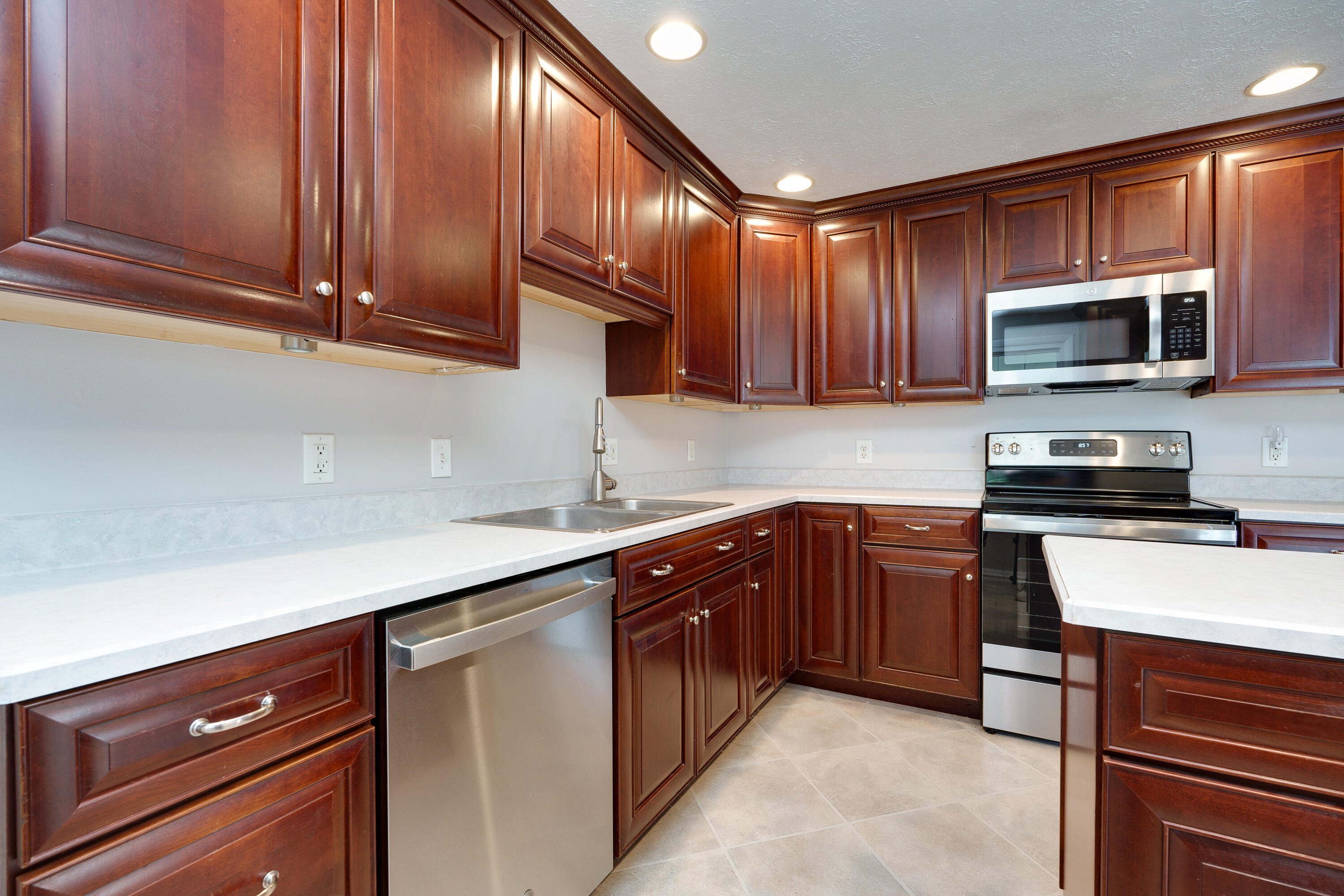 2770 County Line Road Dayton, OH 45430 - Photo 14 of 55