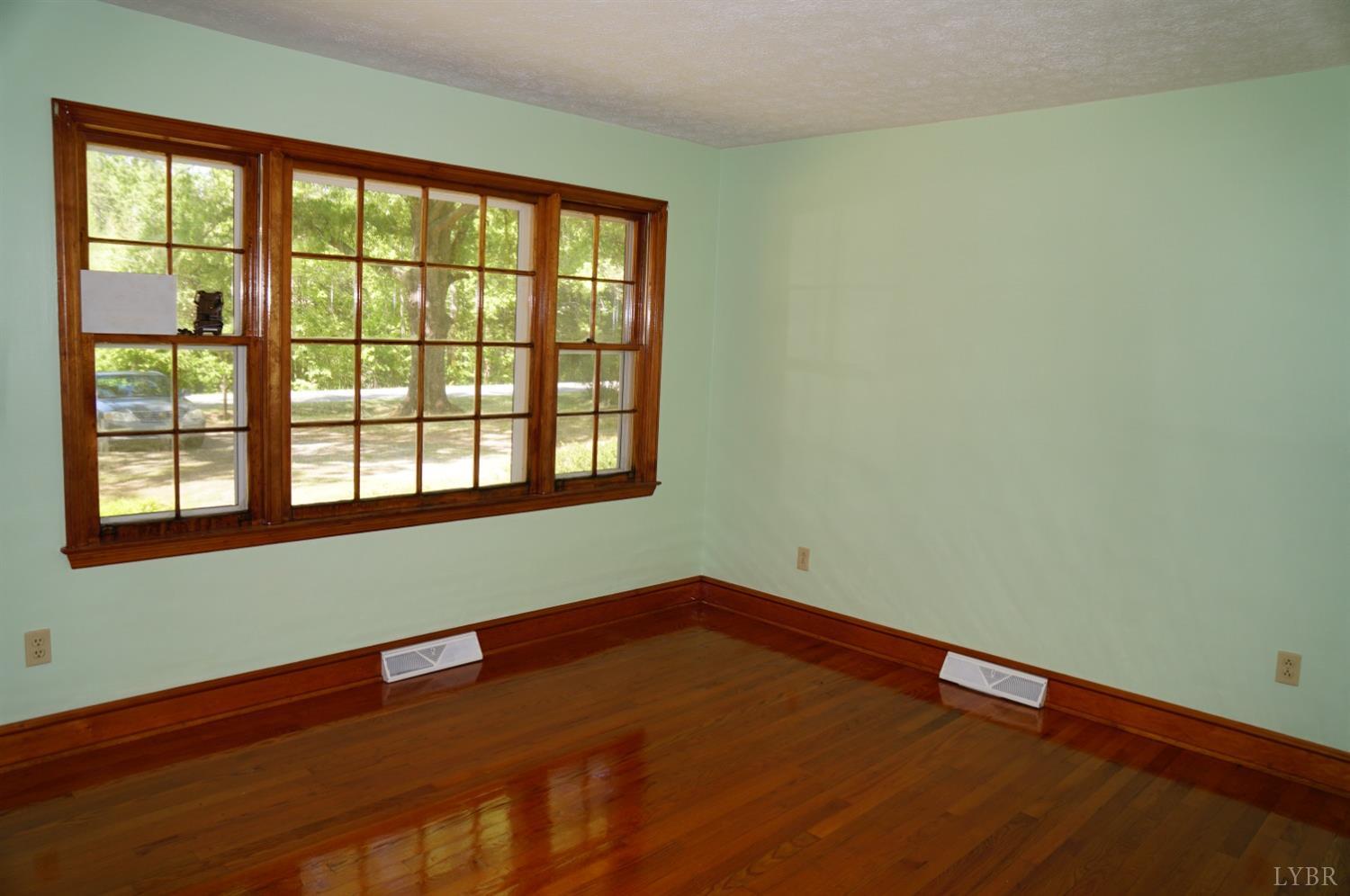 1099 Dudley Road Halifax, VA 24558 - Photo 3 of 32 Gallery Image 3