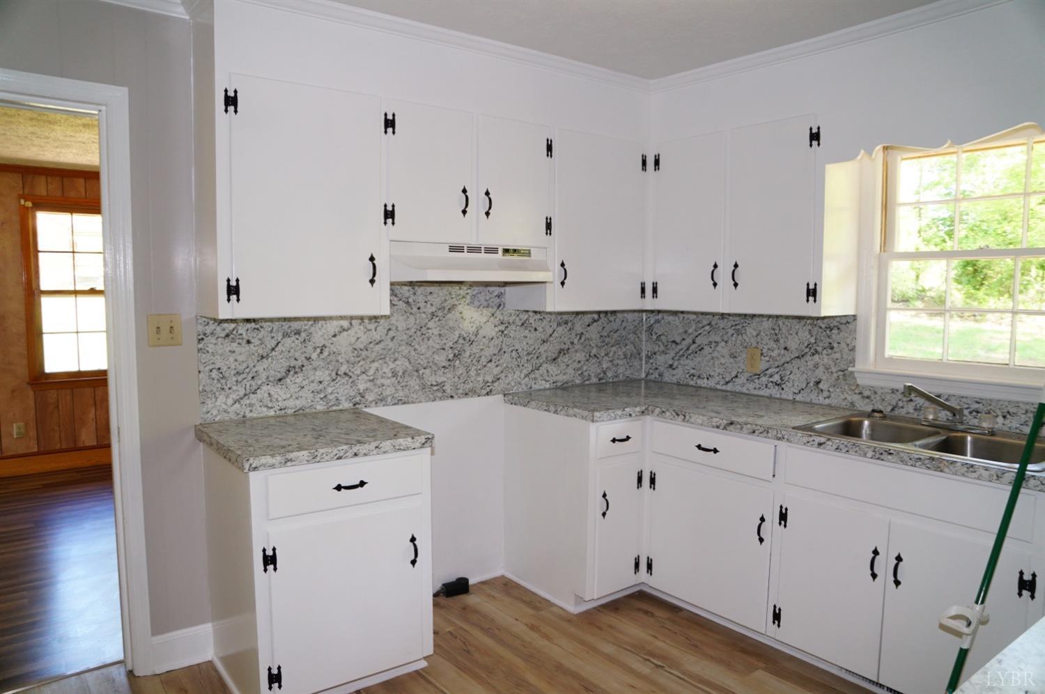 1099 Dudley Road Halifax, VA 24558 - Photo 5 of 32 Gallery Image 5