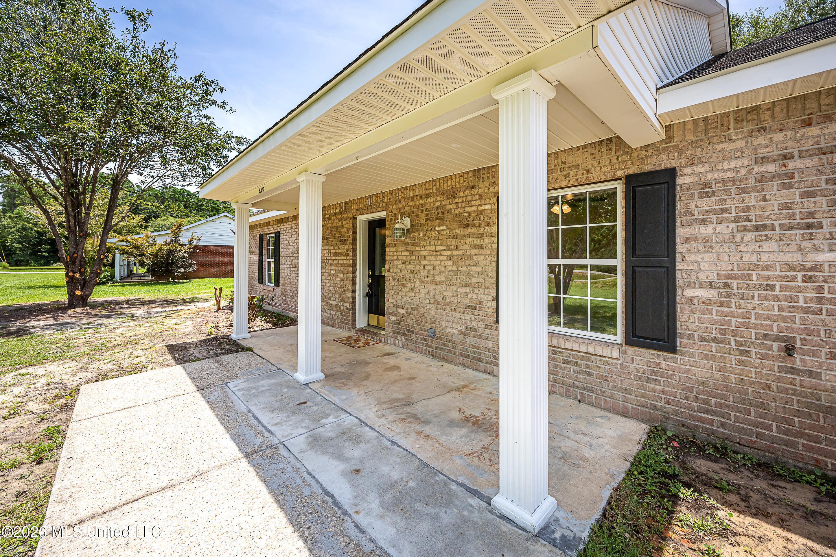 8100 Ocean Springs Road Ocean Springs, MS 39564 - Photo 5 of 46 IMG_5247
