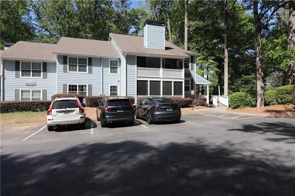 $285,000 | 3900 Riverlook Parkway Southeast, Unit 209, Marietta, GA 30067