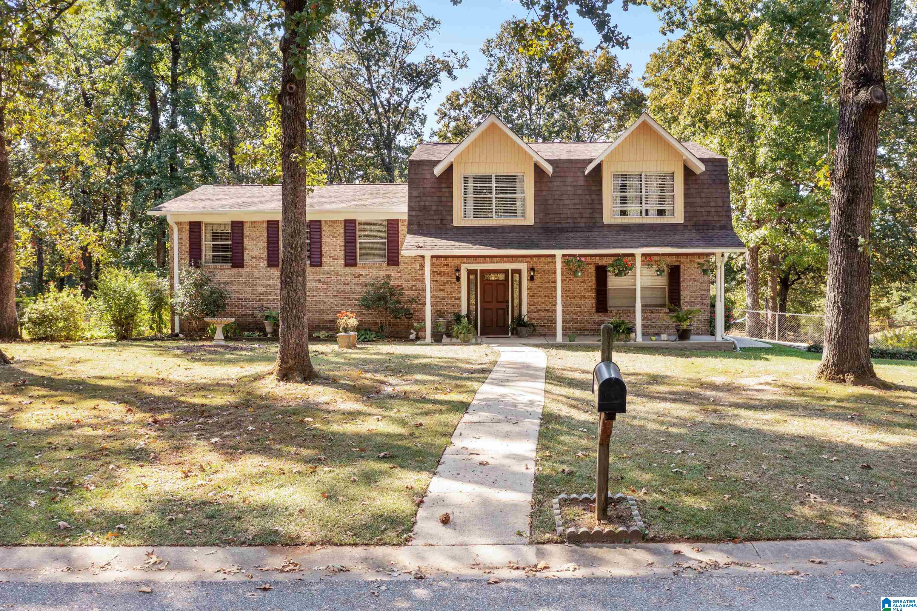 299 Fran Drive Alabaster, AL 35007 - Photo 3 of 40