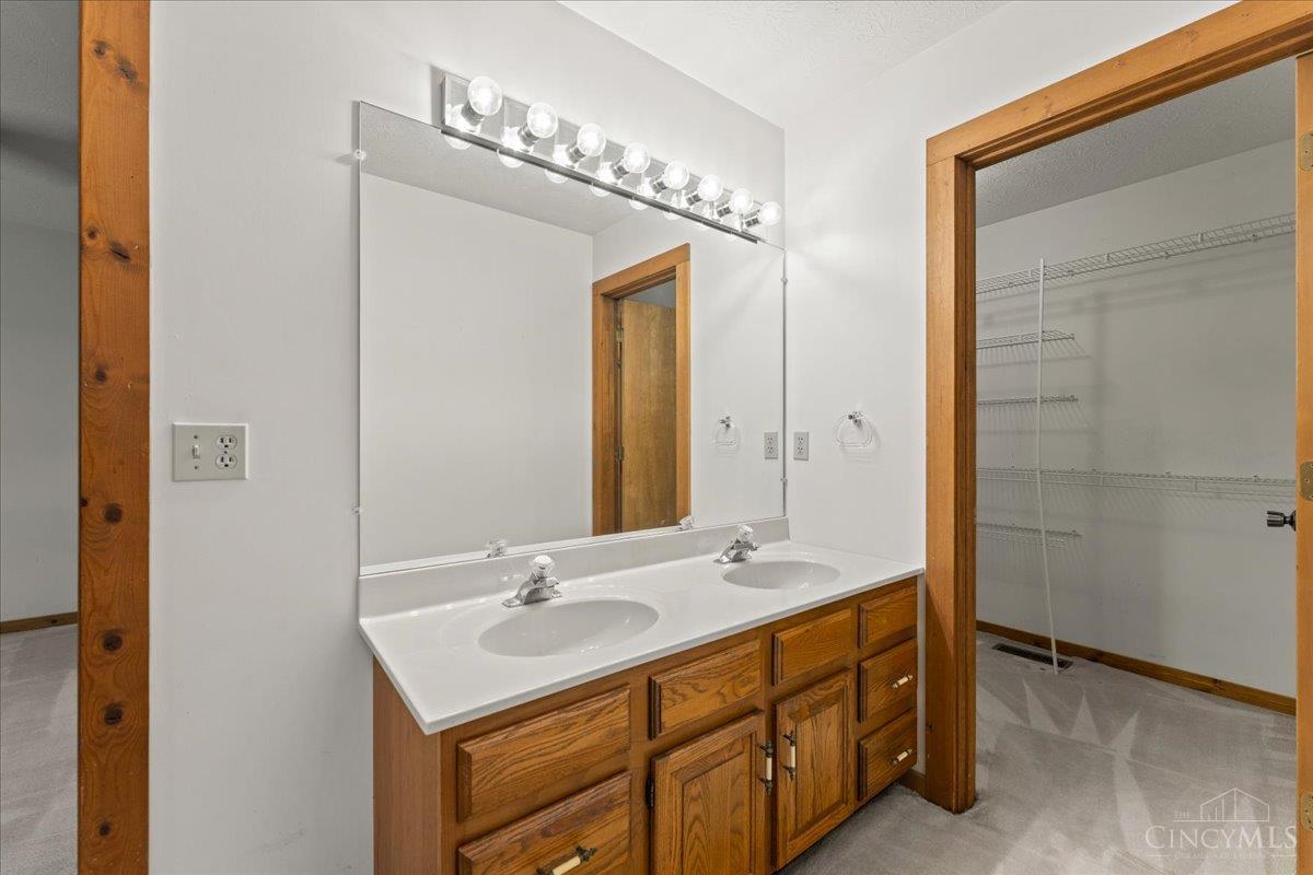 3505 Holly Ridge Cincinnati, OH 45245 - Photo 17 of 30