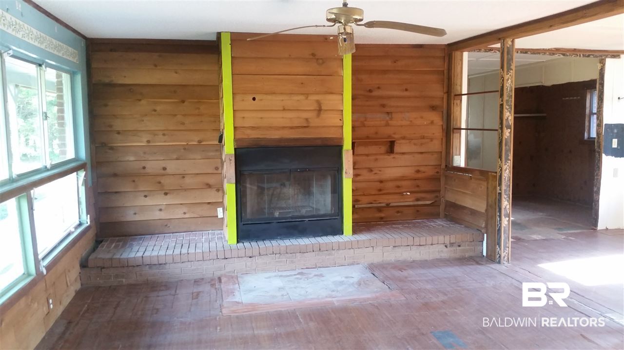 50675 Phillipsville Road Bay Minette, AL 36507 - Photo 2 of 13 Living Room