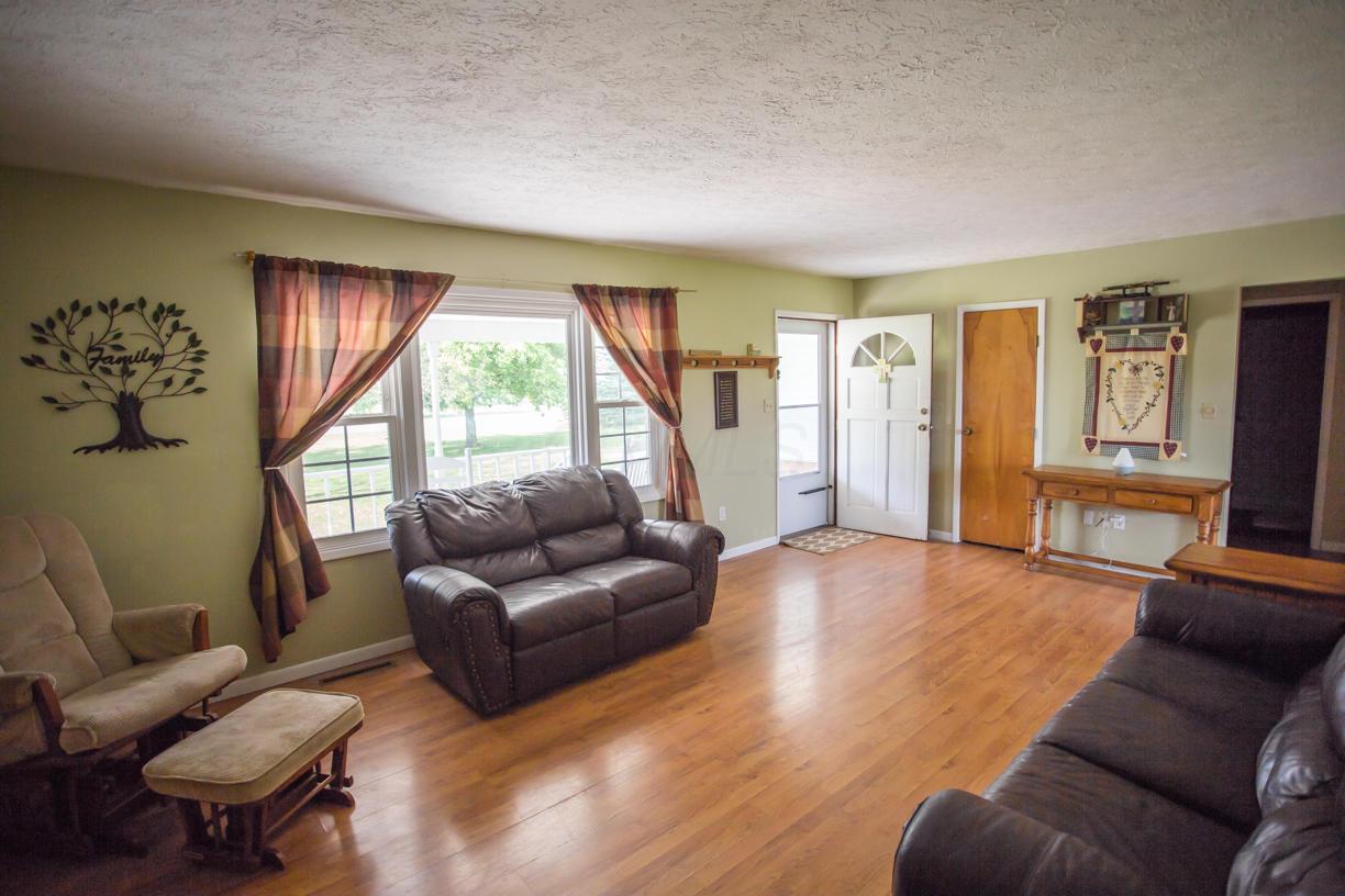 3047 Willow Road Springfield, OH 45502 - Photo 3 of 33