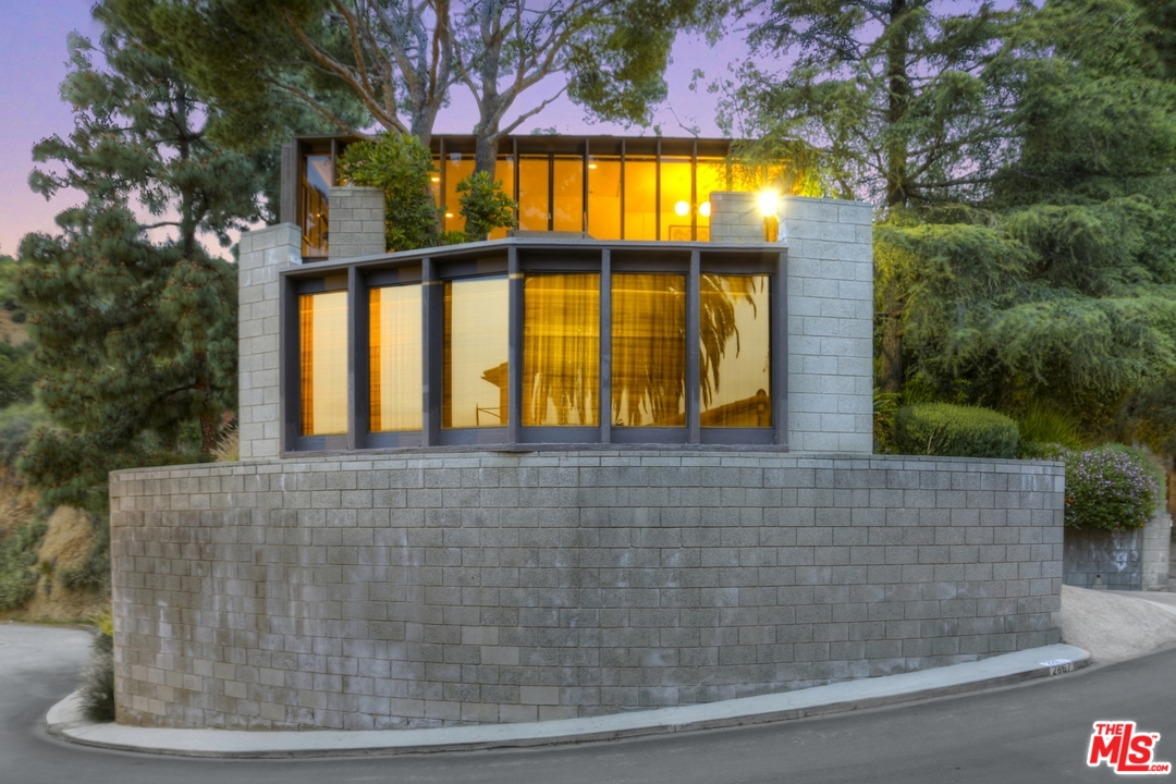 2867 Belden Drive Los Angeles, CA 90068 - Photo 3 of 54