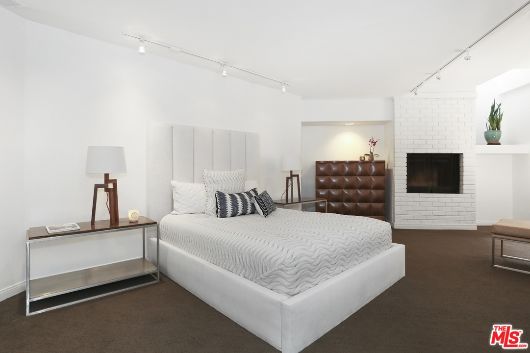 2867 Belden Drive Los Angeles, CA 90068 - Photo 43 of 54