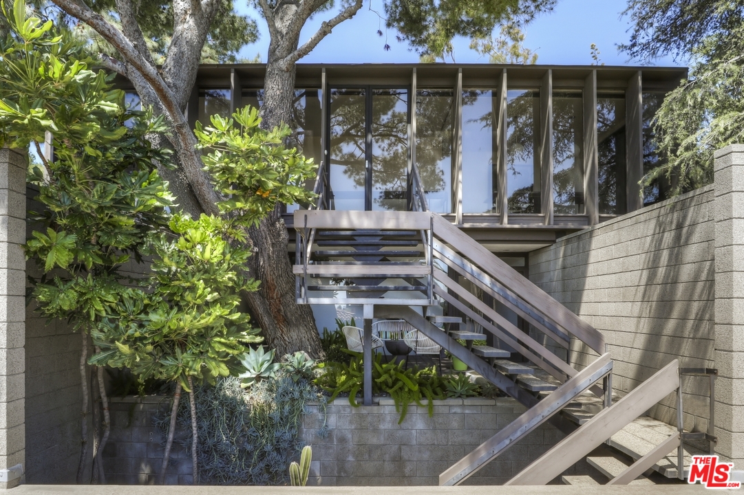 2867 Belden Drive Los Angeles, CA 90068 - Photo 48 of 54