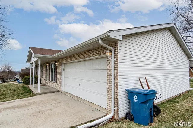 $2,100 | 19 Christine Drive, Shiloh, IL 62221