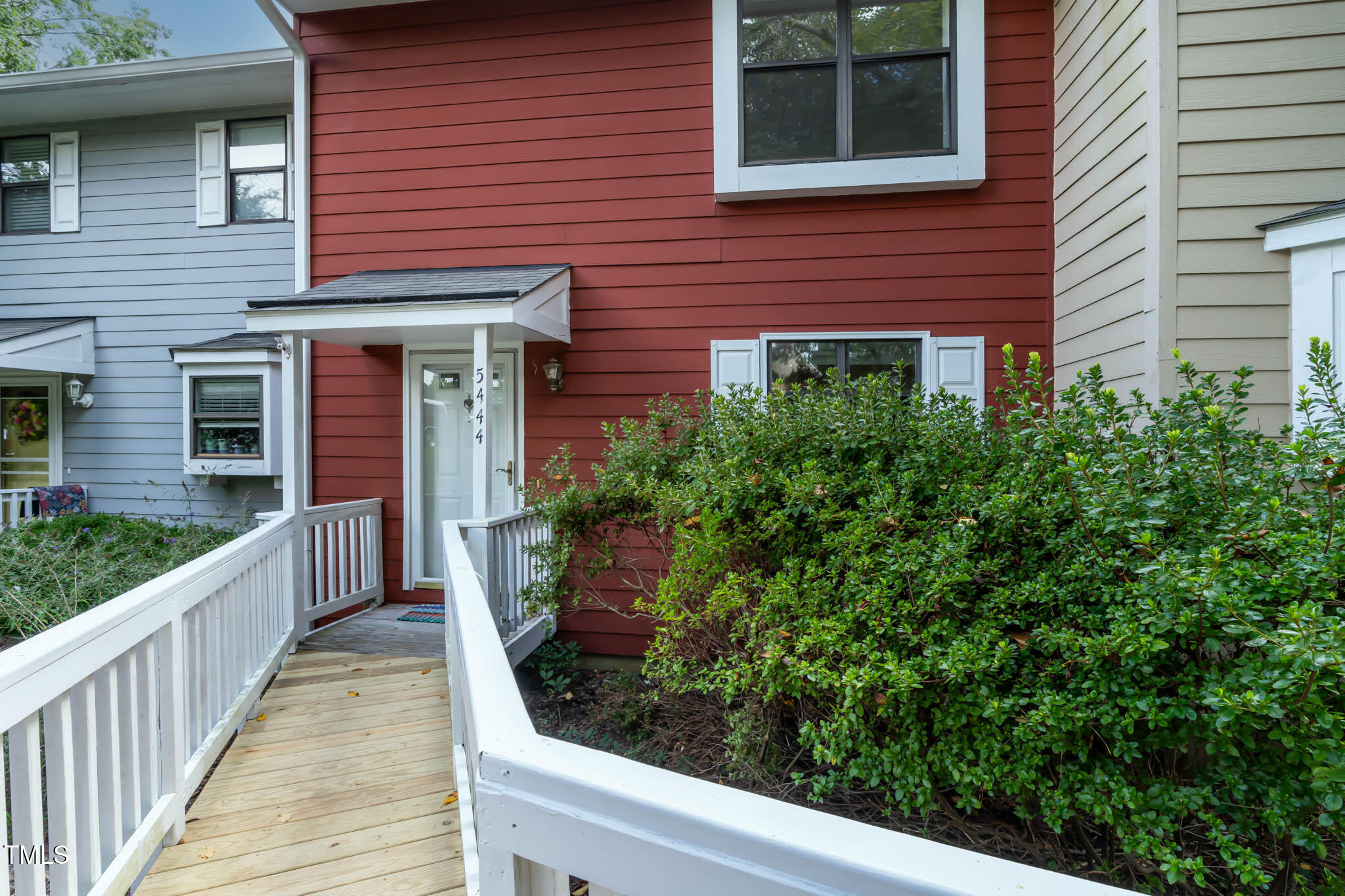 5444 Pine Top Circle Raleigh, NC 27612 - Photo 5 of 45