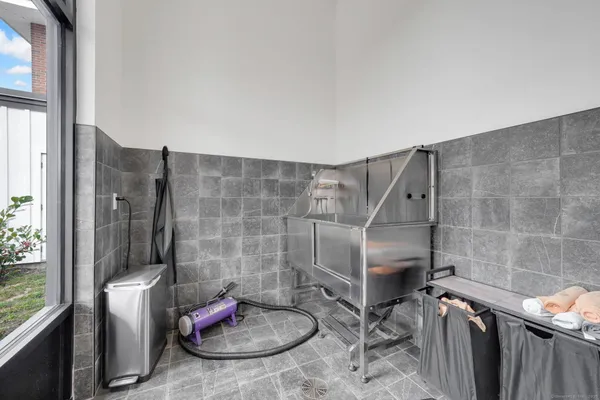$1,900 | 280 Salmon Brook Street, Unit 4309, Granby, CT 06035