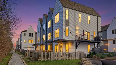 $429,900 | 331 East Village Lane, Nashville, TN 37216