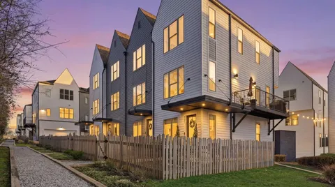 $429,900 | 331 East Village Lane, Nashville, TN 37216