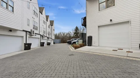 $429,900 | 331 East Village Lane, Nashville, TN 37216