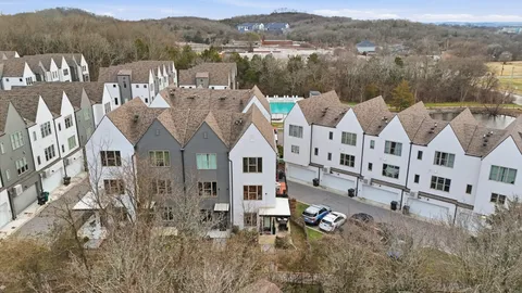 $429,900 | 331 East Village Lane, Nashville, TN 37216