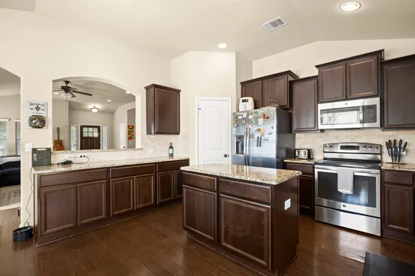 $2,275 | 820 Bryce Canyon Drive, Pflugerville, TX 78660