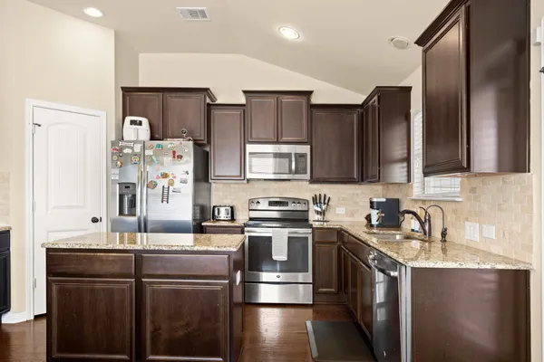 $2,275 | 820 Bryce Canyon Drive, Pflugerville, TX 78660