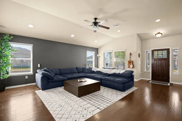 $2,275 | 820 Bryce Canyon Drive, Pflugerville, TX 78660