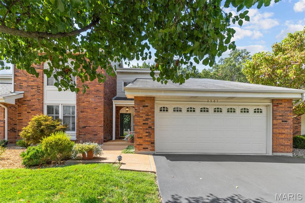 2387 Baxton Way Chesterfield, MO 63017 - Photo 2 of 64