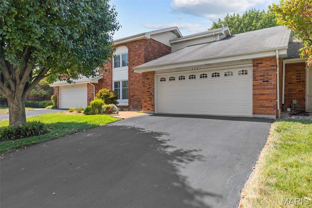 2387 Baxton Way Chesterfield, MO 63017 - Photo 3 of 64