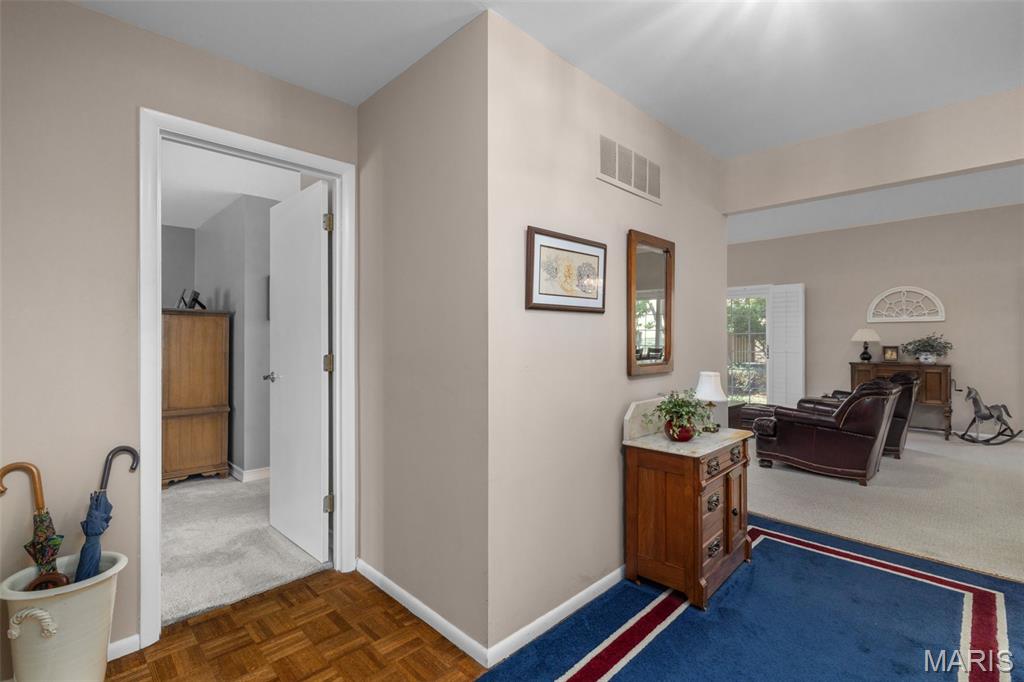 2387 Baxton Way Chesterfield, MO 63017 - Photo 5 of 64