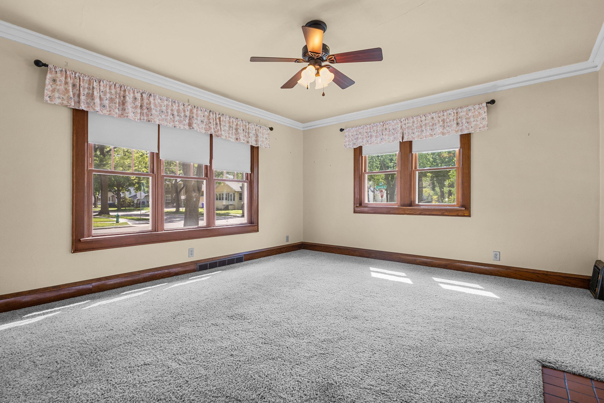 1034 West Lorain Street Appleton, WI 54914 - Photo 5 of 23