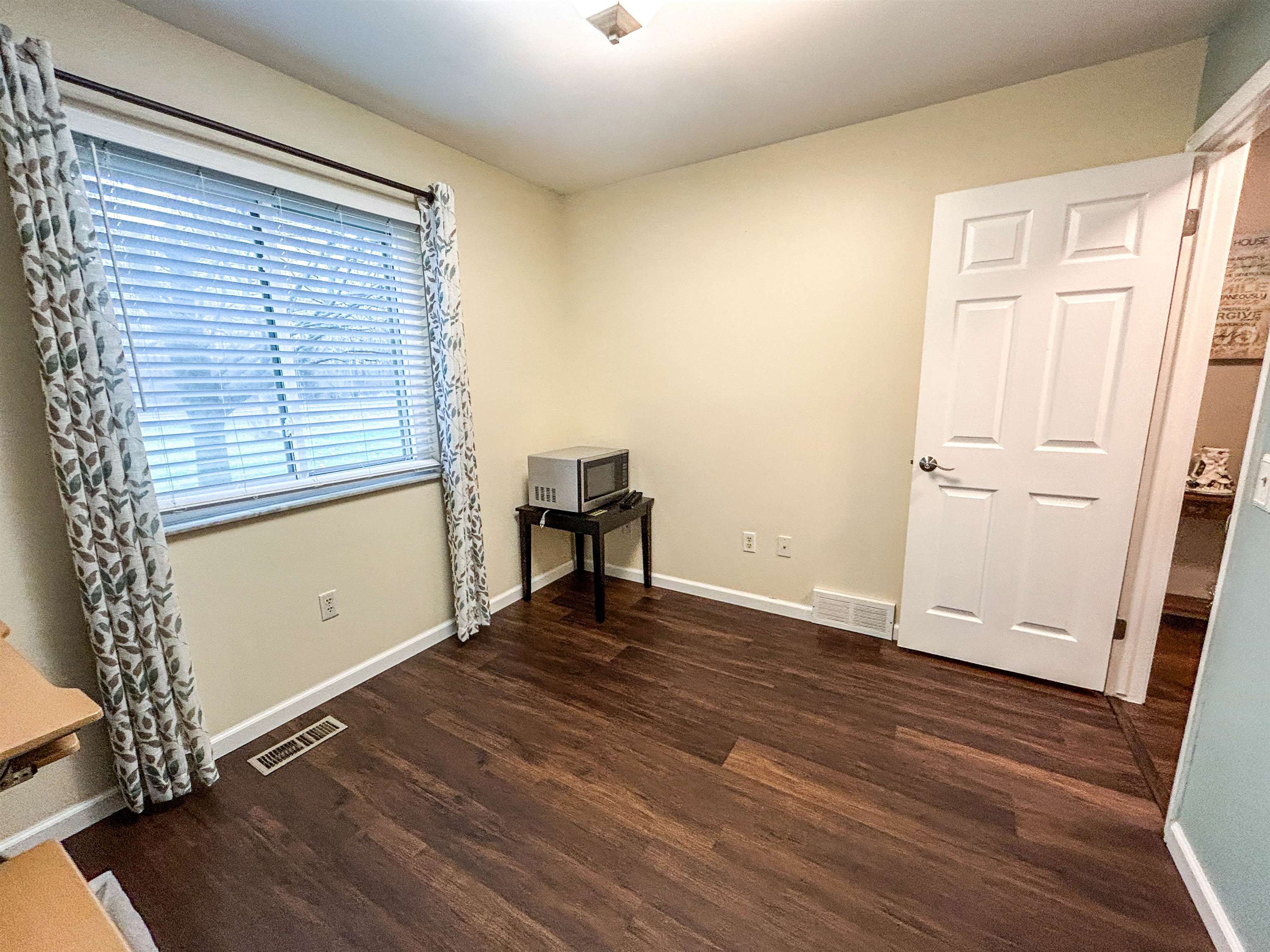 2352 Elms Road Swartz Creek, MI 48473 - Photo 15 of 42 50161723-9c9dd22e-0219-458a-893d-090998b23e94.JPG