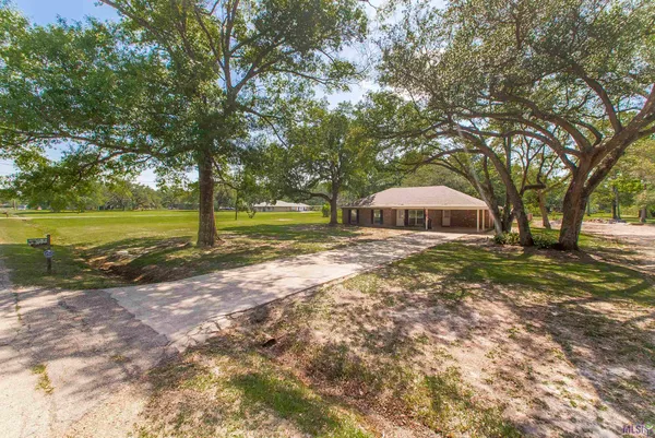 $249,900 | 25735 Oak Alley Drive, Holden, LA 70744