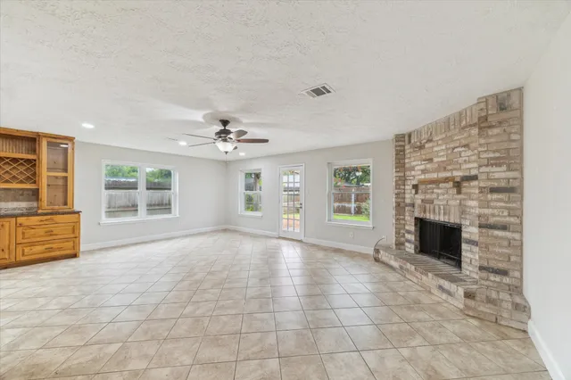 $265,000 | 4010 Bluebonnet Trail, Deer Park, TX 77536