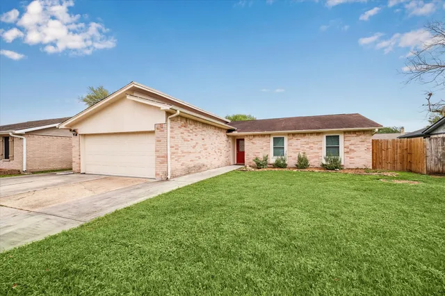 $265,000 | 4010 Bluebonnet Trail, Deer Park, TX 77536