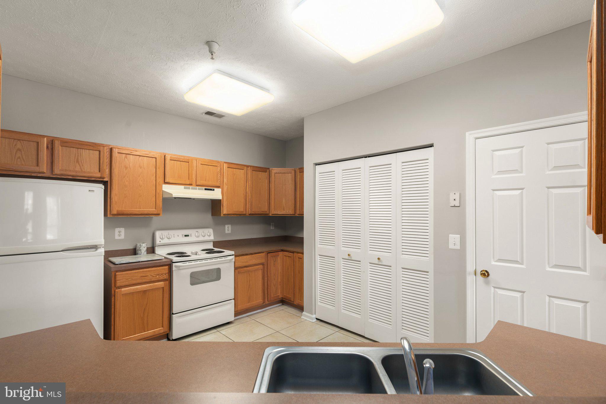 5378 Glenthorne Court, Unit 5378 Baltimore, MD 21237 - Photo 12 of 23