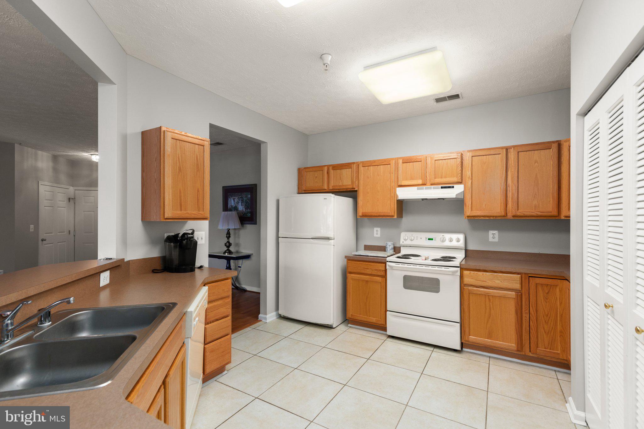 5378 Glenthorne Court, Unit 5378 Baltimore, MD 21237 - Photo 8 of 23