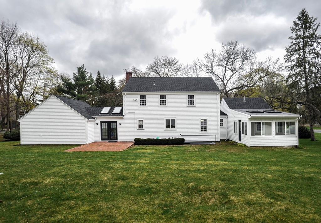 3 Longmeadow Road Hingham, MA 02043 - Photo 3 of 26 Gallery Image 3