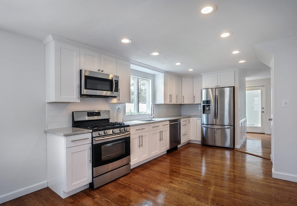 3 Longmeadow Road Hingham, MA 02043 - Photo 8 of 26 Gallery Image 8