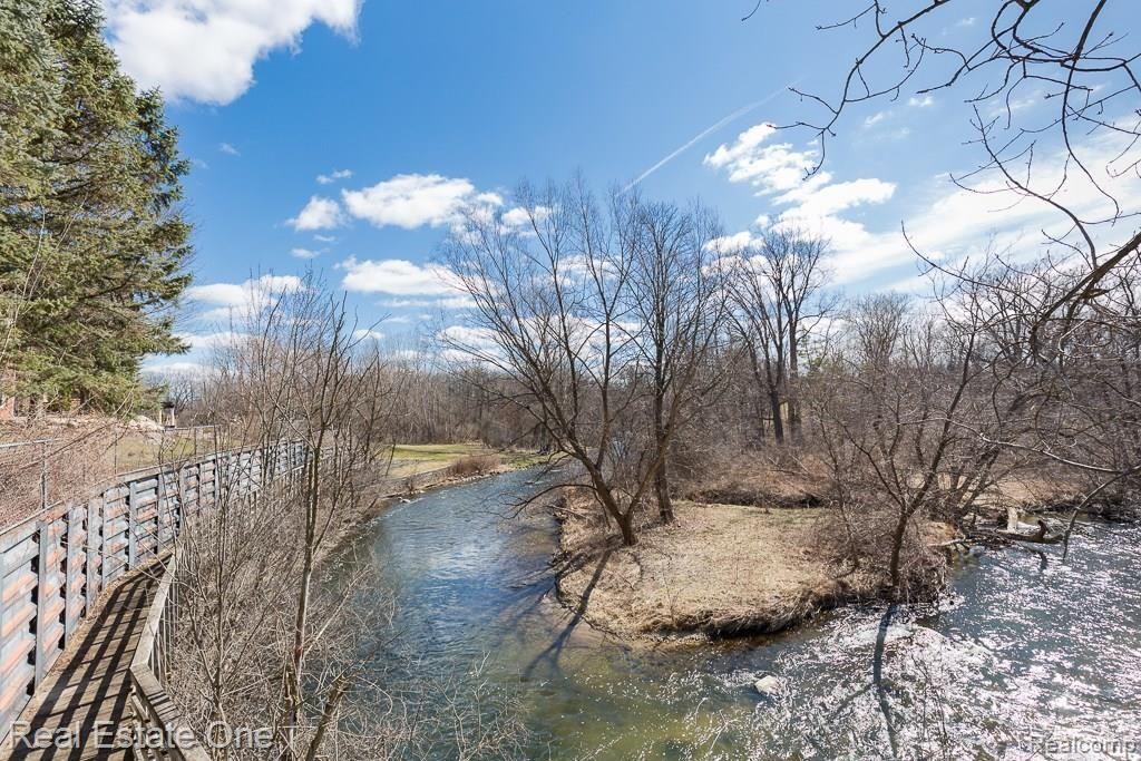 2946 Pheasant Ring Drive Rochester Hills, MI 48309 - Photo 5 of 31
