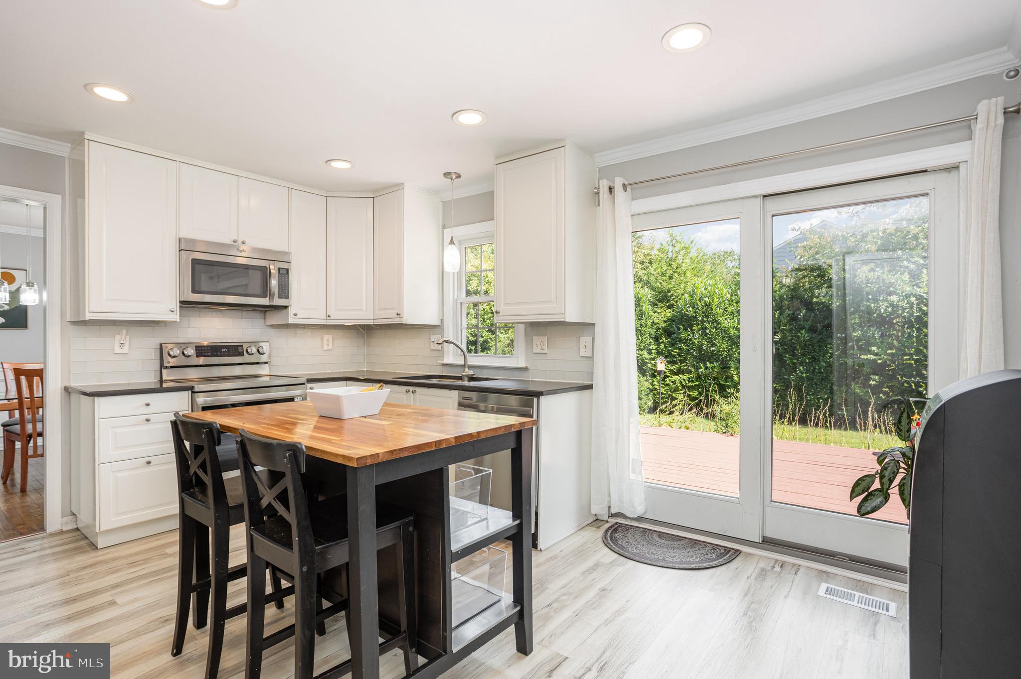 5457 Treefrog Place Columbia, MD 21045 - Photo 10 of 28 Kitchen