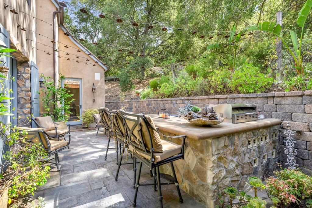 3439 Dorothy Road Topanga, CA 90290 - Photo 6 of 44 Outdoor Entertaining Area