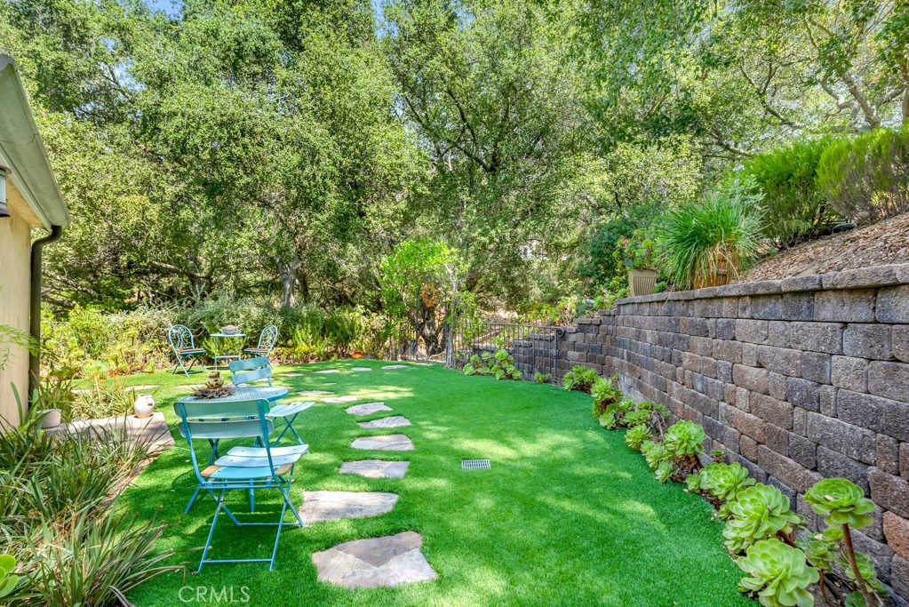 3439 Dorothy Road Topanga, CA 90290 - Photo 9 of 44 Serene Garden Area
