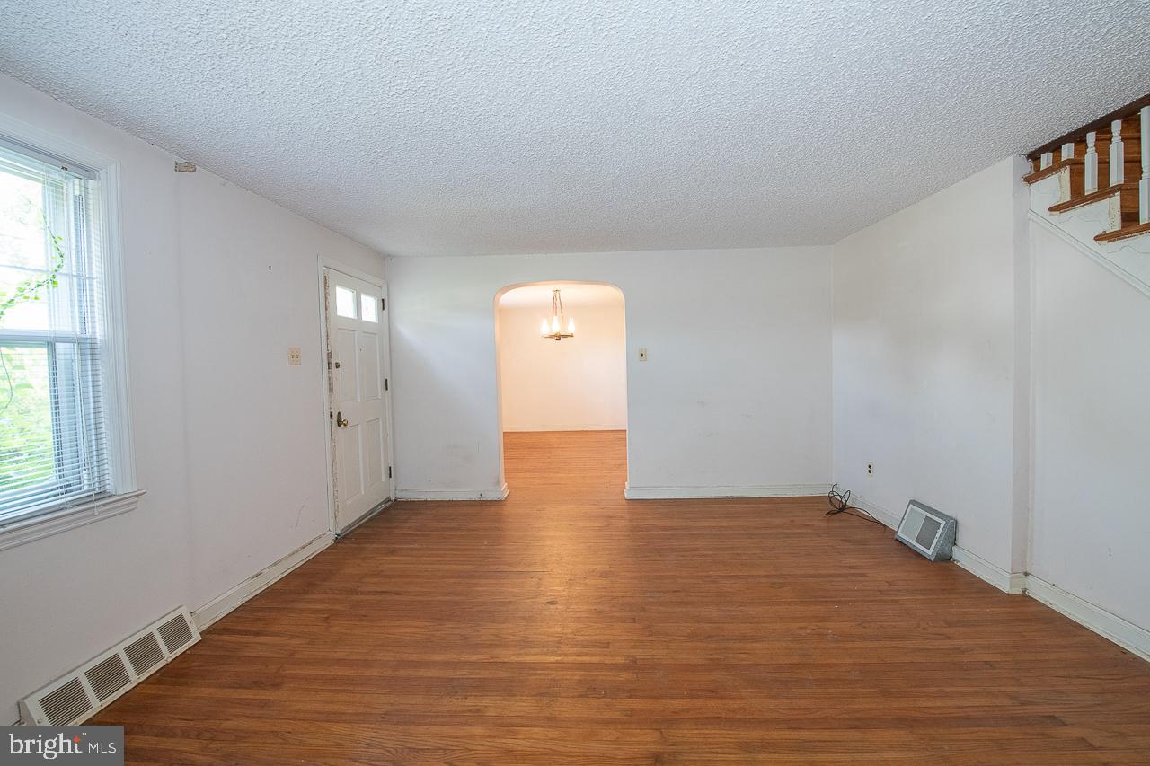 630 Hey Lane Springfield, PA 19064 - Photo 5 of 22
