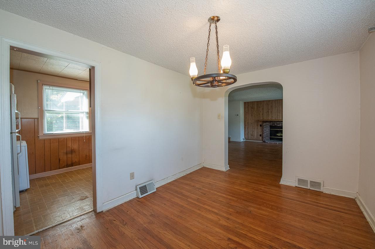 630 Hey Lane Springfield, PA 19064 - Photo 7 of 22