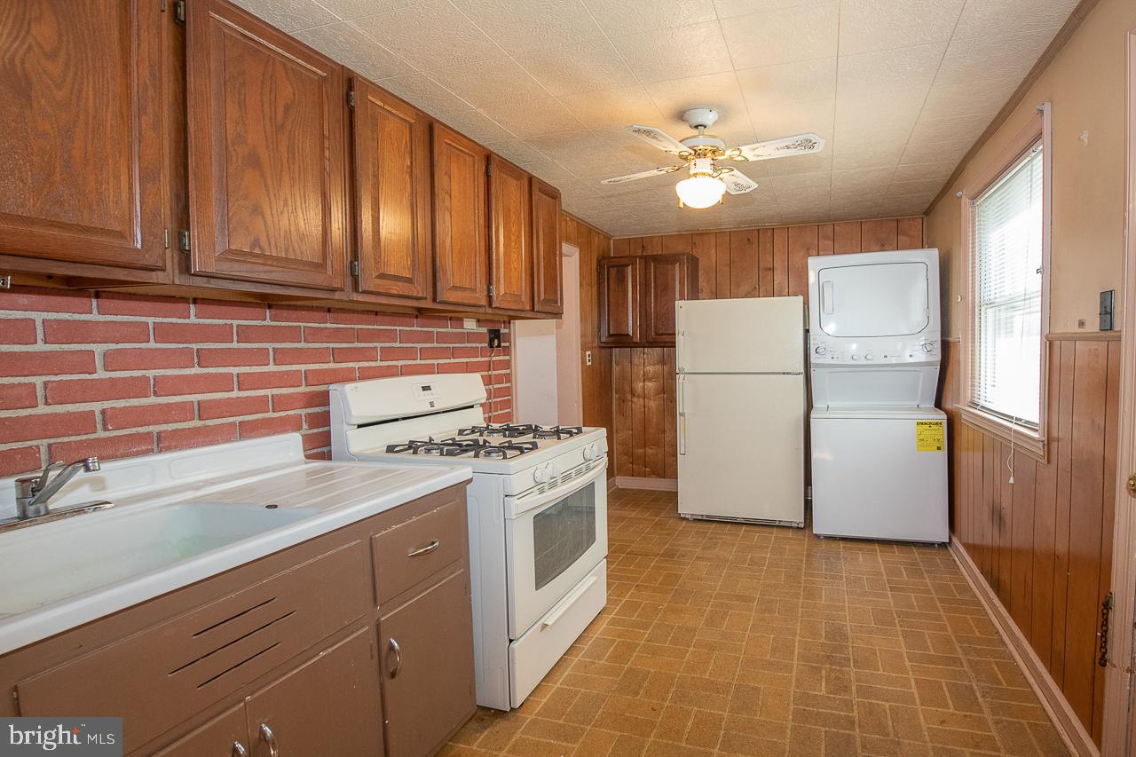 630 Hey Lane Springfield, PA 19064 - Photo 8 of 22