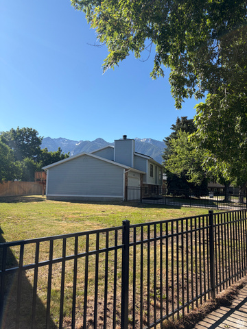 8957 Powder Horn Court Sandy, UT 84093 - Photo 4 of 17