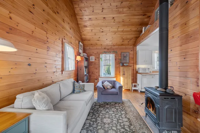 $975,000 | 9 Limerock Street, Rockport, ME 04856